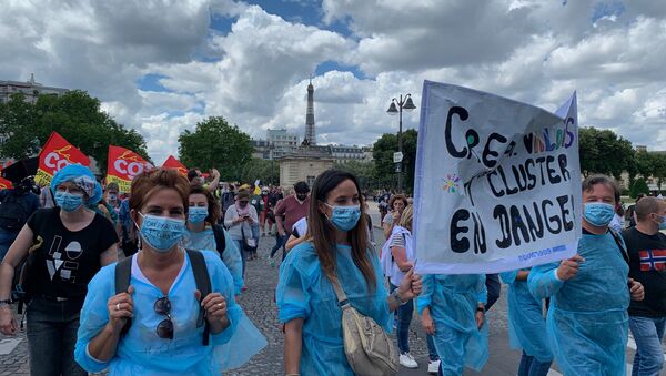 Médicos y enfermeros protestan en París - Sputnik Mundo