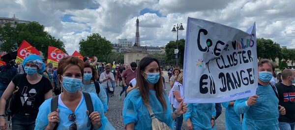 Médicos y enfermeros protestan en París - Sputnik Mundo