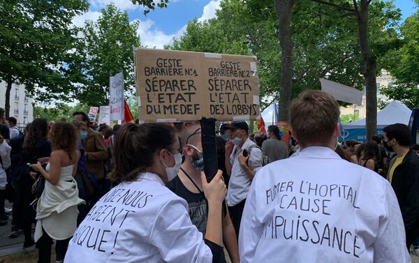 Médicos y enfermeros protestan en París - Sputnik Mundo