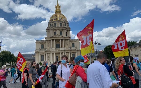 Médicos y enfermeros protestan en París - Sputnik Mundo