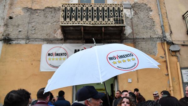 Movimiento 5 Estrellas - Sputnik Mundo