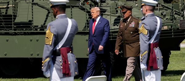 Donald Trump, presidente de EEUU, durante la ceremonia de graduación de la Academia Militar de West Point, el 13 de junio de 2020 - Sputnik Mundo