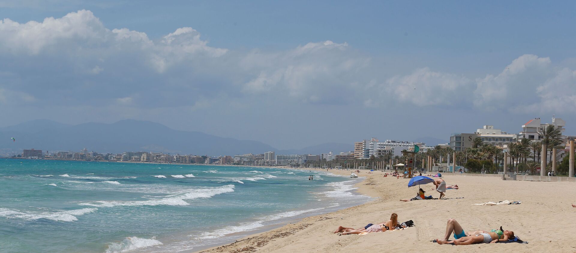 Una playa en la Palma de Mallorca, España - Sputnik Mundo, 1920, 26.06.2020