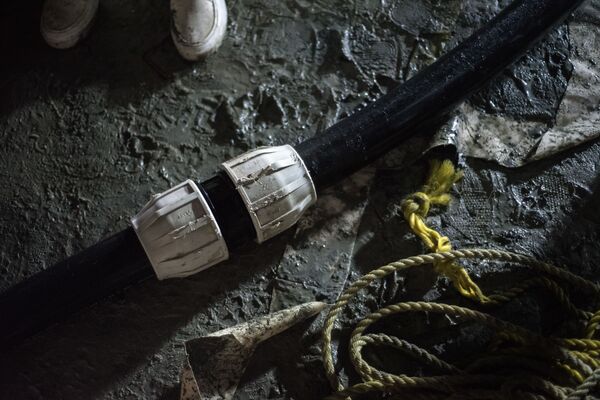 Ingeniería popular se impone para conseguir agua en Caracas | Vídeos, fotos - Sputnik Mundo