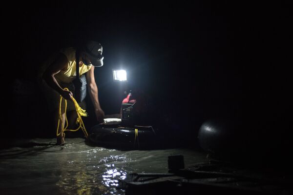 Ingeniería popular se impone para conseguir agua en Caracas | Vídeos, fotos - Sputnik Mundo