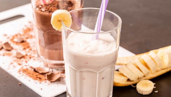 Un batido de plátano con leche (imagen referencial) - Sputnik Mundo