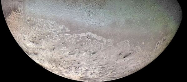 Tritón, una de las lunas de Neptuno - Sputnik Mundo