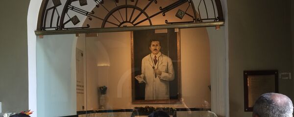 Tumba de José Gregorio Hernández en la Iglesia de Nuestra Señora de la Candelaria - Sputnik Mundo