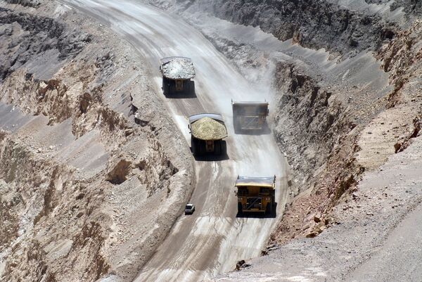 Mineros en Chile, los más susceptibles al coronavirus - Sputnik Mundo