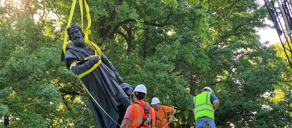 Estatua de Cristóbal Colón en Tower Grove Park, Missouri, EEUU - Sputnik Mundo