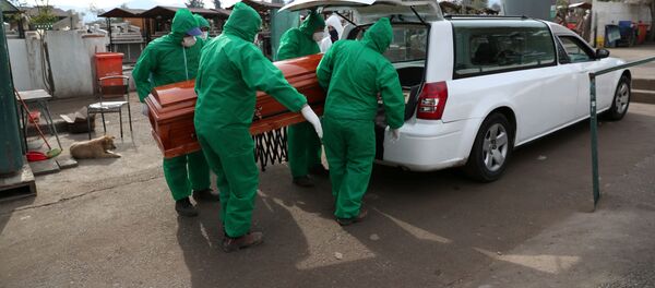 Un funeral en Chile durante la epidemia de coronavirus - Sputnik Mundo