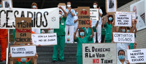 Protestas de los médicos en Madrid durante brote de coronavirus en España - Sputnik Mundo