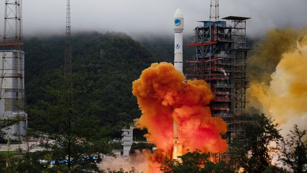 Lanzamiento del cohete portador Larga Marcha-3B con el satélite de navegación Beidou - Sputnik Mundo