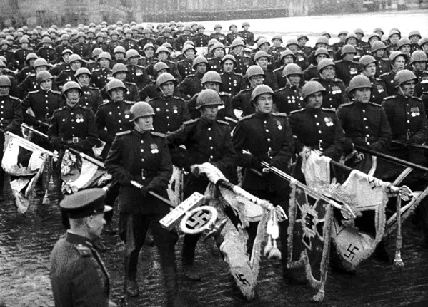 Histórico e inolvidable: así fue el primer Desfile de la Victoria - Sputnik Mundo