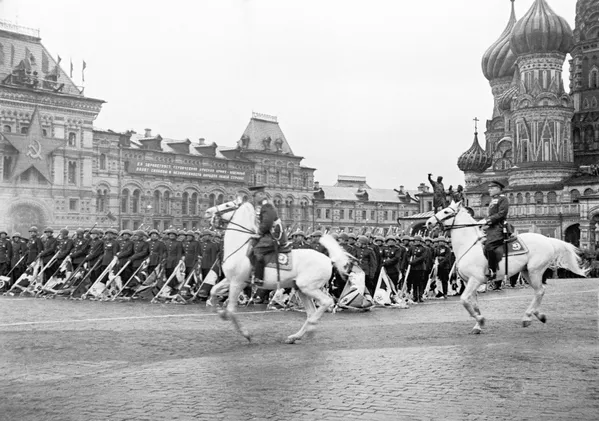 Histórico e inolvidable: así fue el primer Desfile de la Victoria - Sputnik Mundo