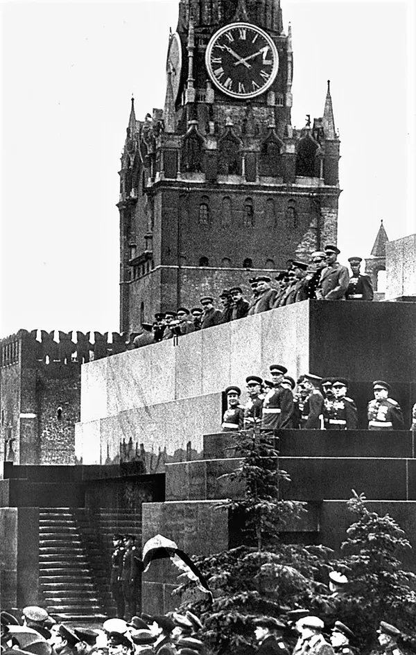 Histórico e inolvidable: así fue el primer Desfile de la Victoria - Sputnik Mundo