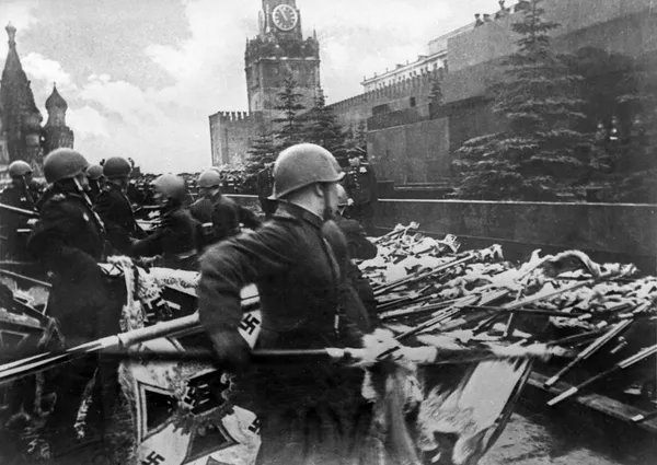 Histórico e inolvidable: así fue el primer Desfile de la Victoria - Sputnik Mundo