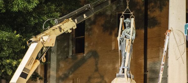 Estatua del confederada en Greenville, Carolina del Norte, EEUU - Sputnik Mundo