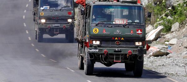 Un convoy militar indio  - Sputnik Mundo