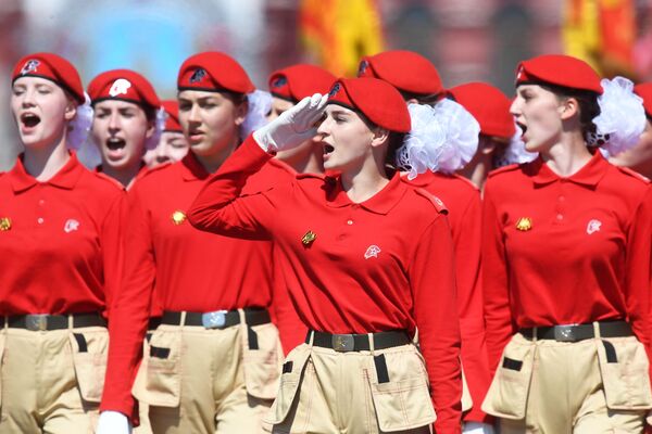 Moscú celebra un grandioso desfile por el 75 aniversario de la victoria sobre el nazismo Moscú celebra un grandioso desfile por el 75 aniversario de la victoria sobre el nazismo - Sputnik Mundo