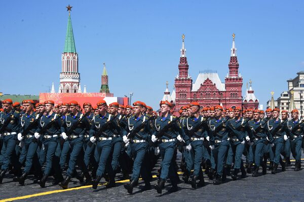 Moscú celebra un grandioso desfile por el 75 aniversario de la victoria sobre el nazismo Moscú celebra un grandioso desfile por el 75 aniversario de la victoria sobre el nazismo - Sputnik Mundo