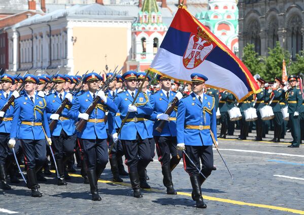 Moscú celebra un grandioso desfile por el 75 aniversario de la victoria sobre el nazismo Moscú celebra un grandioso desfile por el 75 aniversario de la victoria sobre el nazismo - Sputnik Mundo