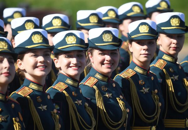 Moscú celebra un grandioso desfile por el 75 aniversario de la victoria sobre el nazismo Moscú celebra un grandioso desfile por el 75 aniversario de la victoria sobre el nazismo - Sputnik Mundo