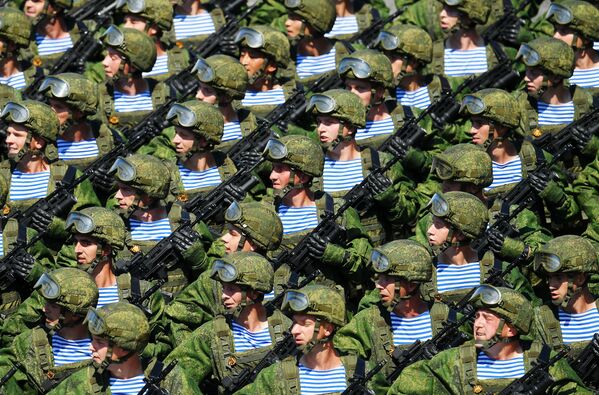 Moscú celebra un grandioso desfile por el 75 aniversario de la victoria sobre el nazismo Moscú celebra un grandioso desfile por el 75 aniversario de la victoria sobre el nazismo - Sputnik Mundo