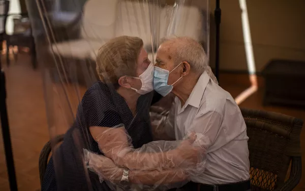 Reencuentro de Agustina Cañamero y Pascual Pérez después de 102 días separados por el coronavirus Reencuentro de Agustina Cañamero y Pascual Pérez después de 102 días separados por el coronavirus - Sputnik Mundo