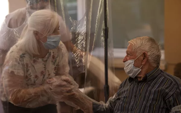 Reencuentro de Dolores Reyes con su padre después de cuatro meses separados Reencuentro de Dolores Reyes con su padre después de cuatro meses separados - Sputnik Mundo