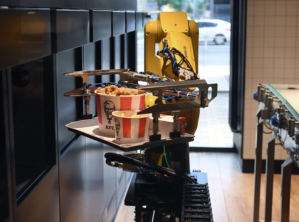 KFC abre en Moscú un restaurante del futuro | Fotos - Sputnik Mundo