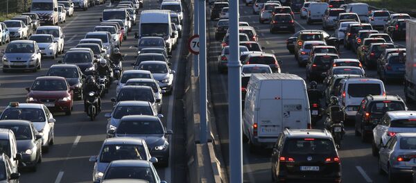 Atasco de automóviles en Barcelona - Sputnik Mundo