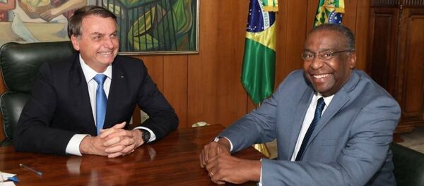 El presidente, Jair Bolsonaro y el nuevo ministro de Educación de Brasil, Carlos Alberto Decotelli El presidente, Jair Bolsonaro y el nuevo ministro de Educación de Brasil, Carlos Alberto Decotelli - Sputnik Mundo