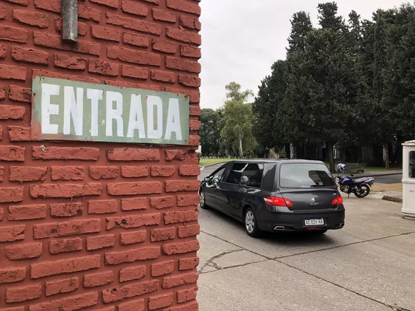 Sin velorios ni despedidas: tristeza en Argentina por la restricción a los funerales Sin velorios ni despedidas: tristeza en Argentina por la restricción a los funerales - Sputnik Mundo