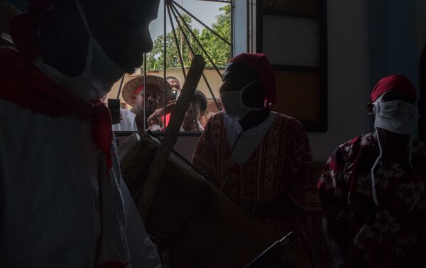 Pobladores de Curiepe resistieron para celebrar sus fiestas de San Juan a pesar de la pandemia por COVID-19 - Sputnik Mundo