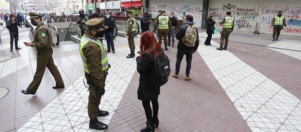 Carabineros en Santiago de Chile Carabineros en Santiago de Chile - Sputnik Mundo