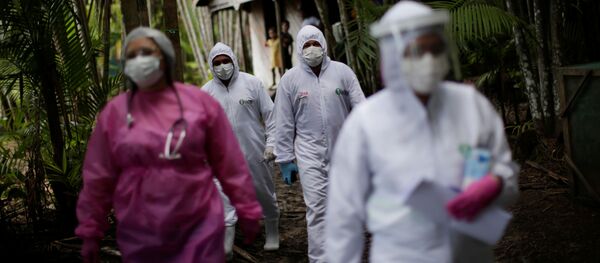 Médicos en la selva brasileña - Sputnik Mundo