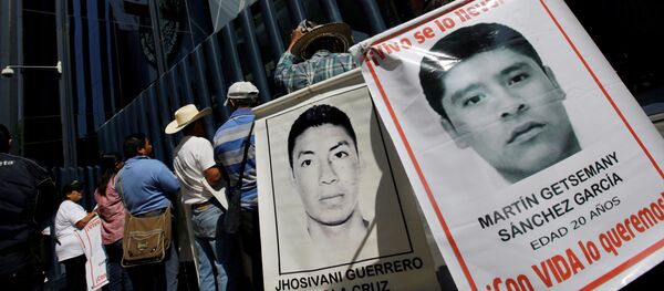 Retratos de los estudiantes desaparecidos de la escuela normal de Ayotzinapa - Sputnik Mundo