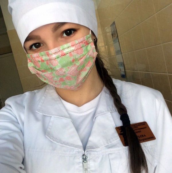 Putin condecora a título póstumo a la joven que trabajó de voluntaria pese a un cáncer terminal Putin condecora a título póstumo a la joven que trabajó de voluntaria pese a un cáncer terminal - Sputnik Mundo
