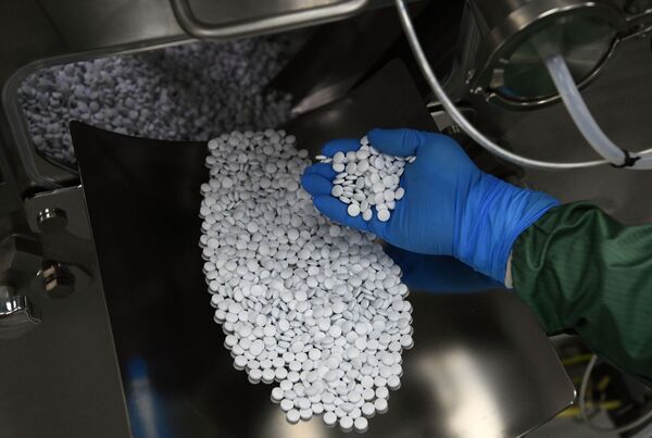 Rusia empieza a exportar un medicamento contra el coronavirus Rusia empieza a exportar un medicamento contra el coronavirus - Sputnik Mundo