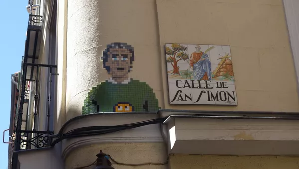 Mosaico a Fernando Simón en una calle de Madrid