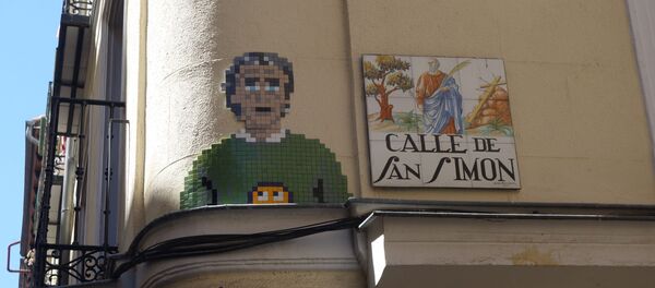 Mosaico a Fernando Simón en una calle de Madrid - Sputnik Mundo