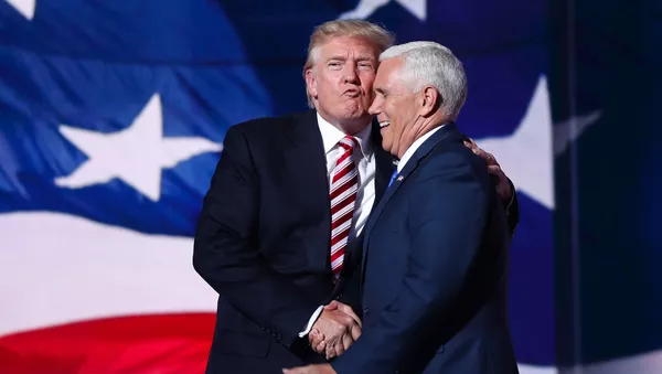 El presidente de los EEUU, Donald Trump, junto a su vicepresidente Mike Pence (archivo) - Sputnik Mundo