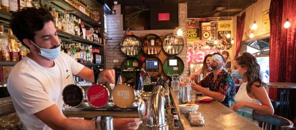 Un bar en Tel-Aviv, Israel Un bar en Tel-Aviv, Israel - Sputnik Mundo