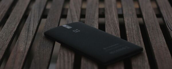 Un teléfono de OnePlus, referencial - Sputnik Mundo