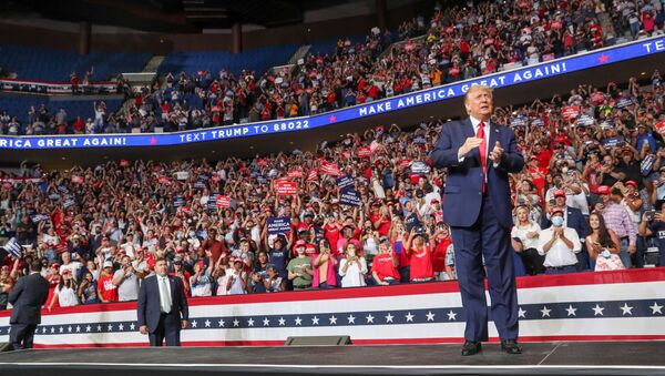 Donald Trump, presidente de EEUU, durante su campaña de reelección - Sputnik Mundo