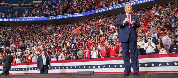 Donald Trump, presidente de EEUU, durante su campaña de reelección - Sputnik Mundo