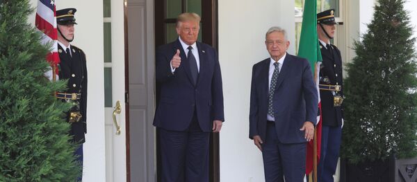 Donald Trump junto a Andrés Manuel López Obrador - Sputnik Mundo
