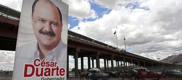 Un cartel electoral de César Duarte Jáquez, exgobernador del estado de Chihuahua  - Sputnik Mundo