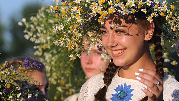 Así es la despampanante belleza y encanto de las mujeres eslavas

 - Sputnik Mundo